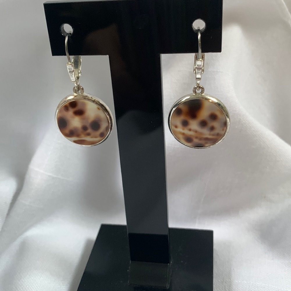 Lovely silver& shell earrings